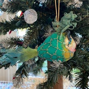 Kissing fish ornament